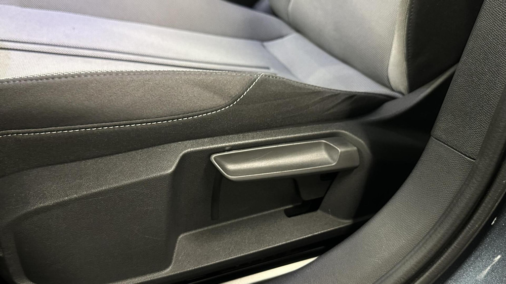 Seat Leon (R582HD) met abonnement