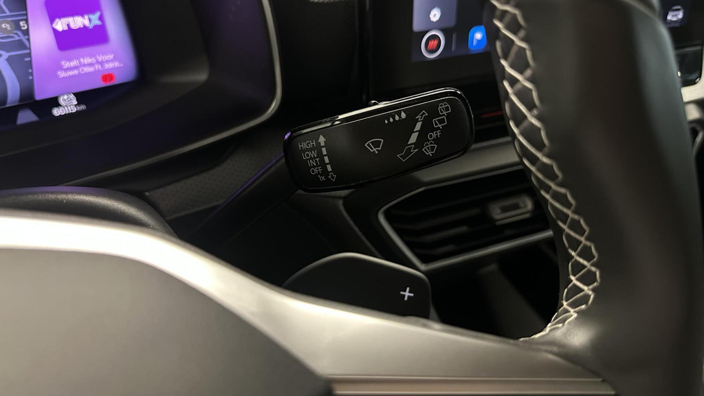 Seat Leon (R582HD) met abonnement