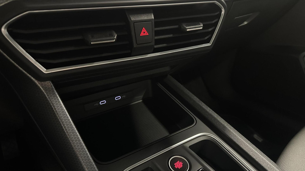 Seat Leon (R582HD) met abonnement