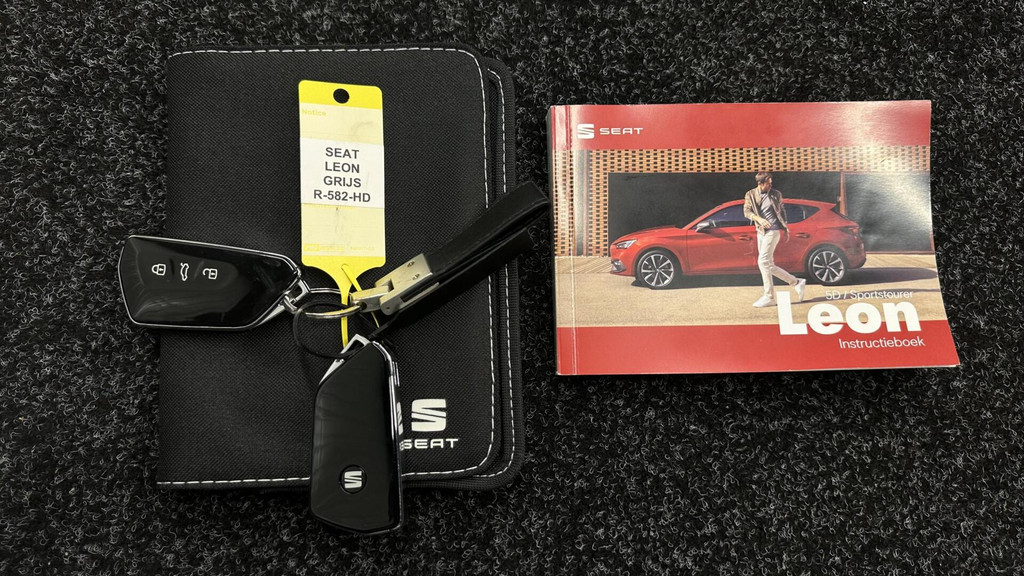 Seat Leon (R582HD) met abonnement