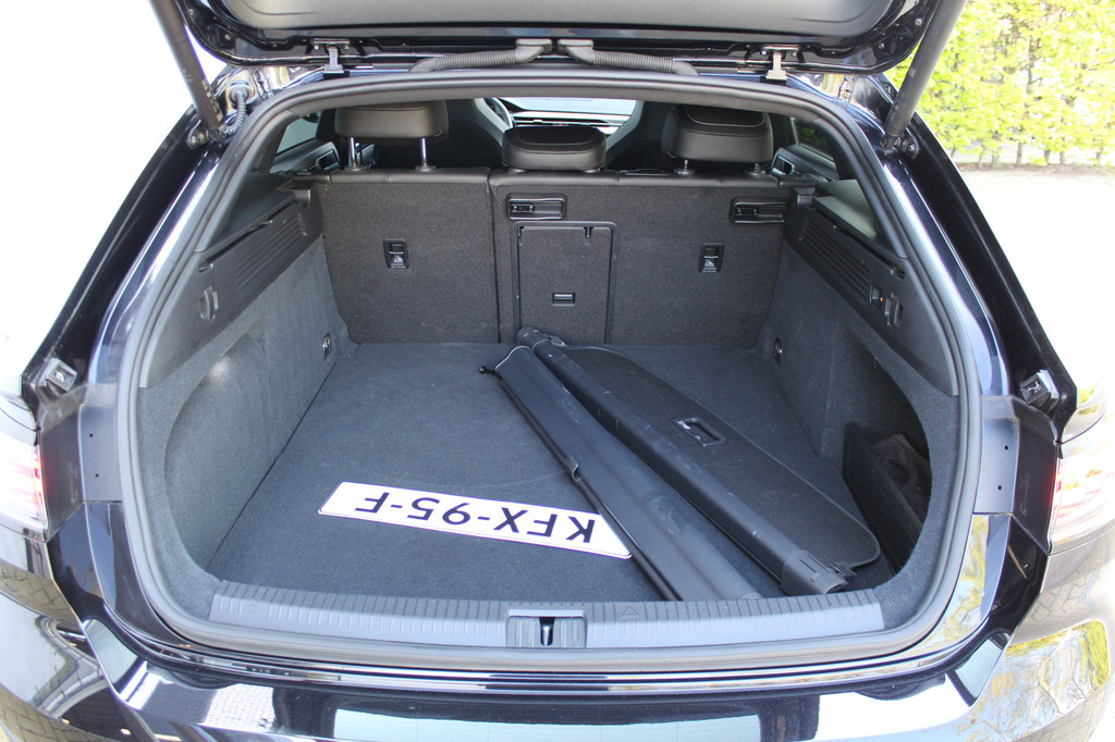 Volkswagen Arteon Shooting Brake (KFX95F) met abonnement