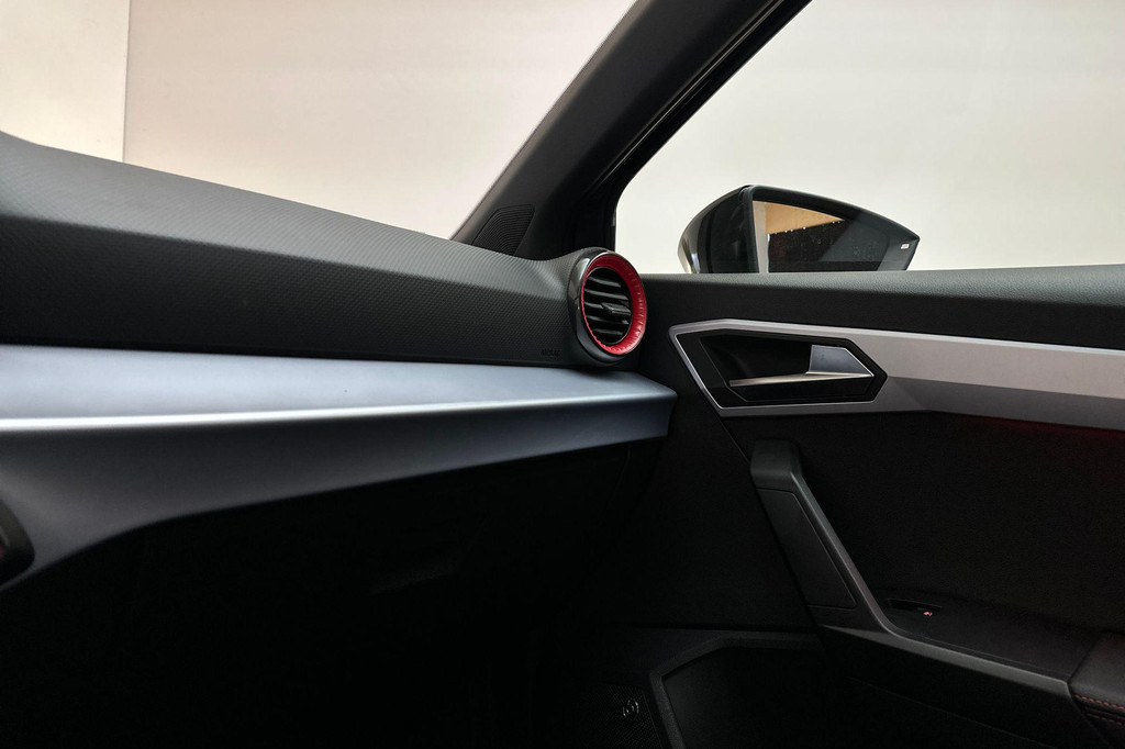 Seat Ibiza (T198HF) met abonnement