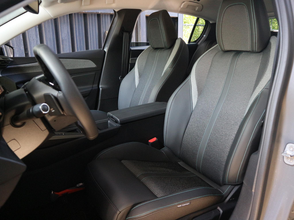 Peugeot 308 (JSN84F) met abonnement