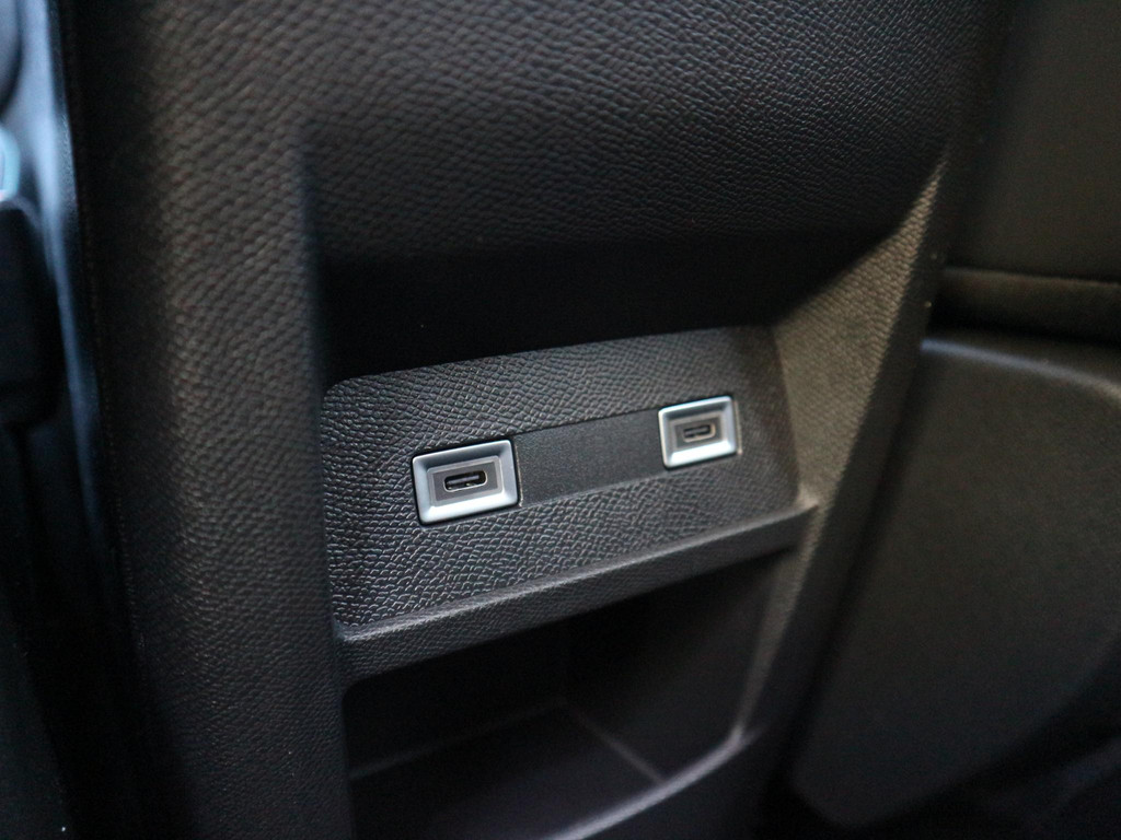 Peugeot 308 (JSN84F) met abonnement