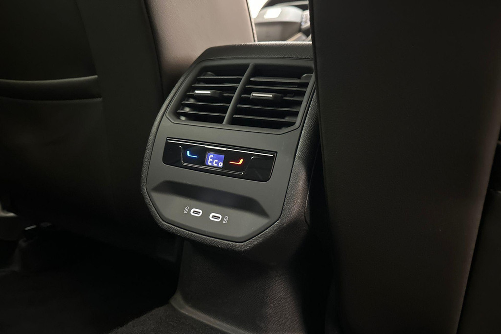 Seat Leon (KGH74P) met abonnement