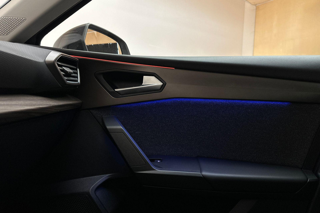 Seat Leon (KGH74P) met abonnement