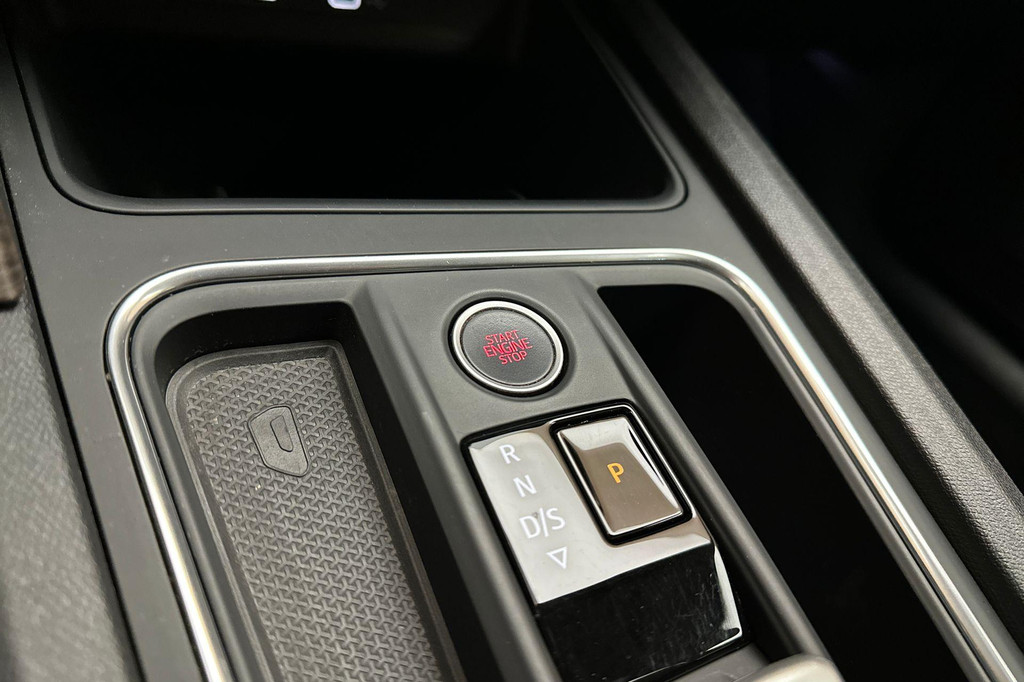 Seat Leon (KGH74P) met abonnement