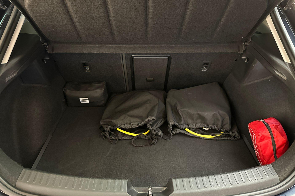 Seat Leon (KGH74P) met abonnement