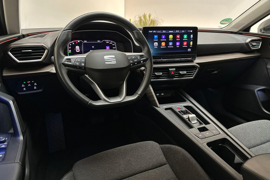 Seat Leon (KGH74P) met abonnement