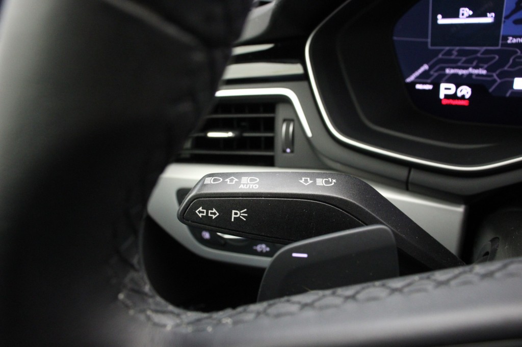 Audi A4 (T709FN) met abonnement