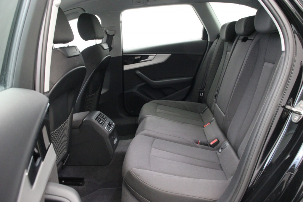 Audi A4 (T709FN) met abonnement