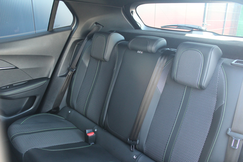 Peugeot e-2008 (GRB97R) met abonnement
