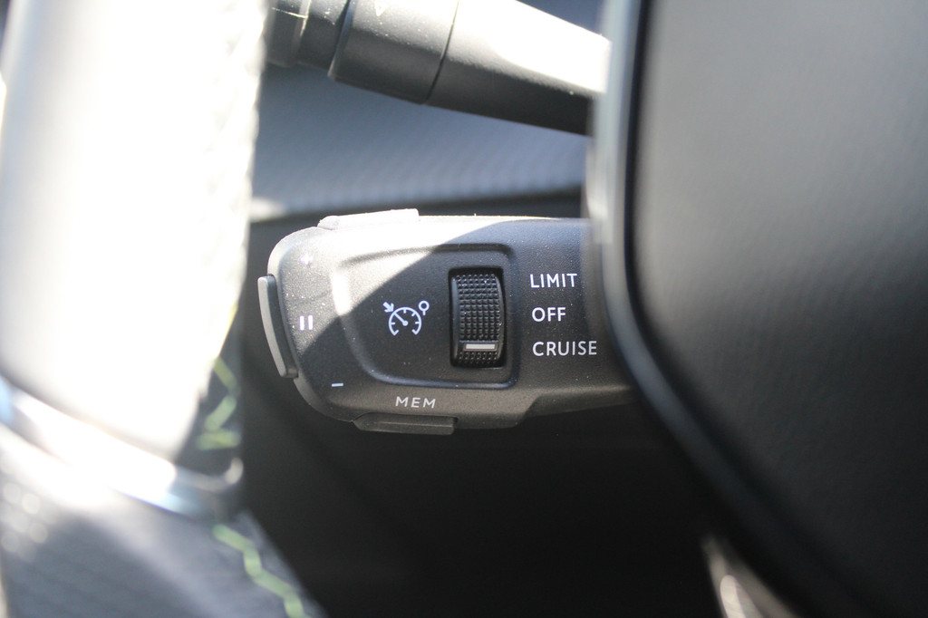 Peugeot e-2008 (GRB97R) met abonnement