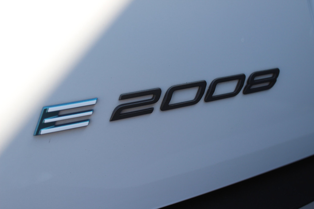 Peugeot e-2008 (GRB97R) met abonnement