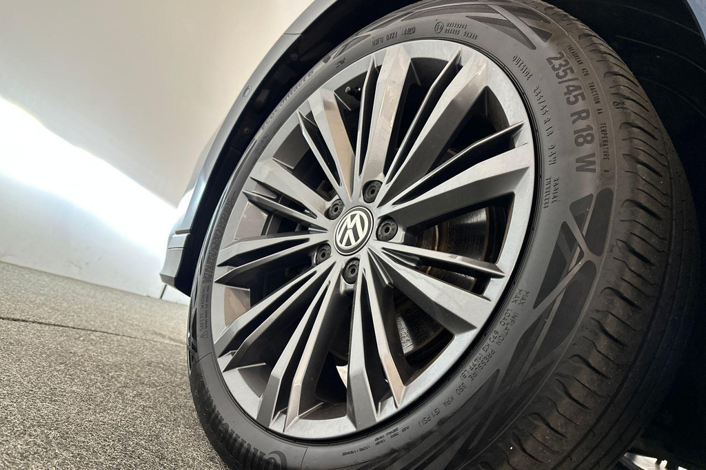 Volkswagen Passat (KGJ87X) met abonnement