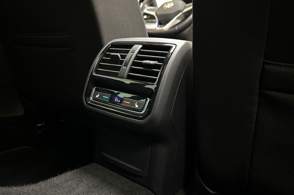 Volkswagen Passat (KGJ87X) met abonnement