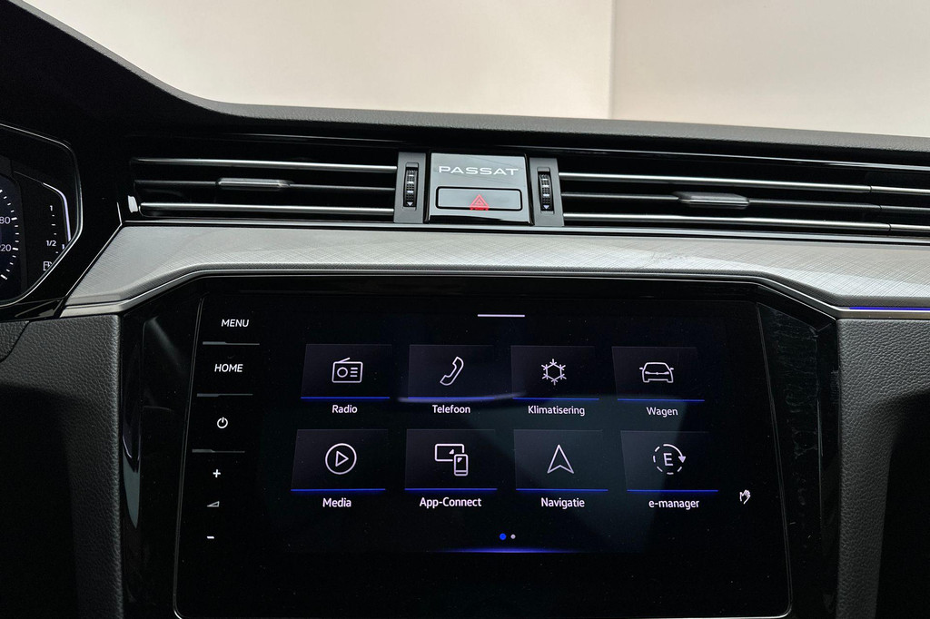 Volkswagen Passat (KGJ87X) met abonnement