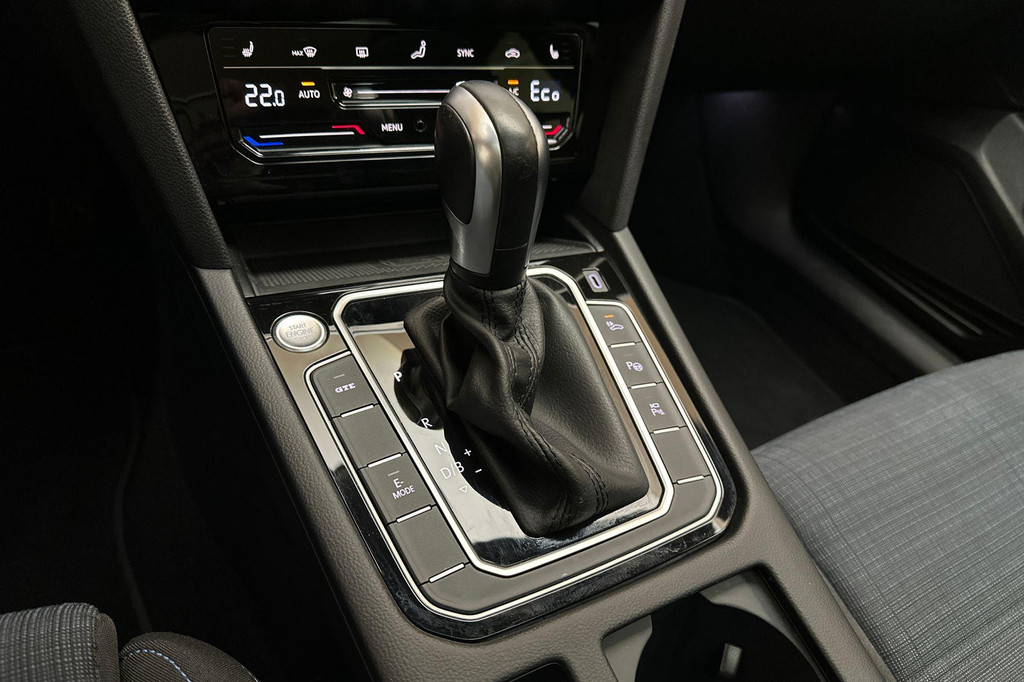 Volkswagen Passat (KGJ87X) met abonnement
