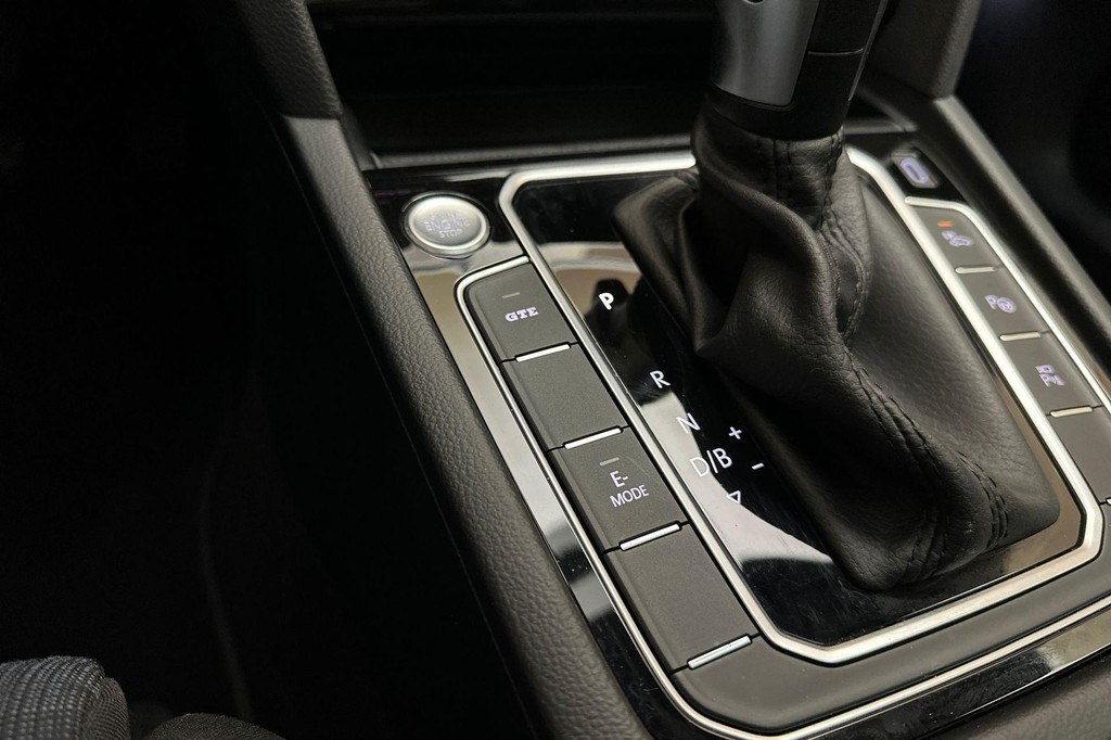 Volkswagen Passat (KGJ87X) met abonnement