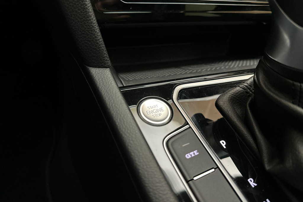 Volkswagen Passat (KGJ87X) met abonnement