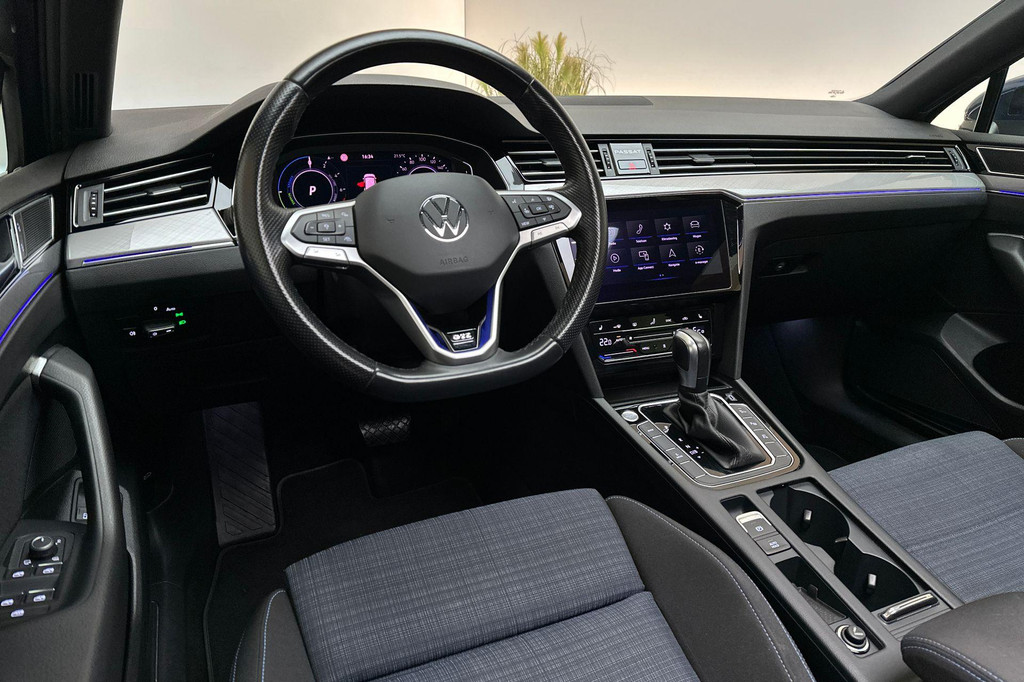 Volkswagen Passat (KGJ87X) met abonnement