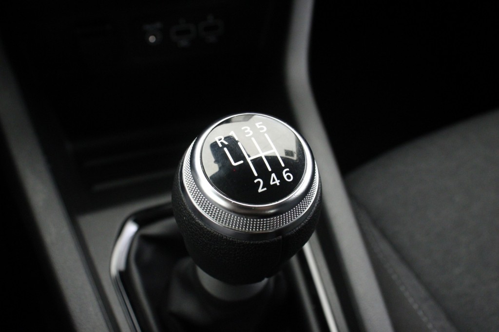 Renault Clio (S933NH) met abonnement