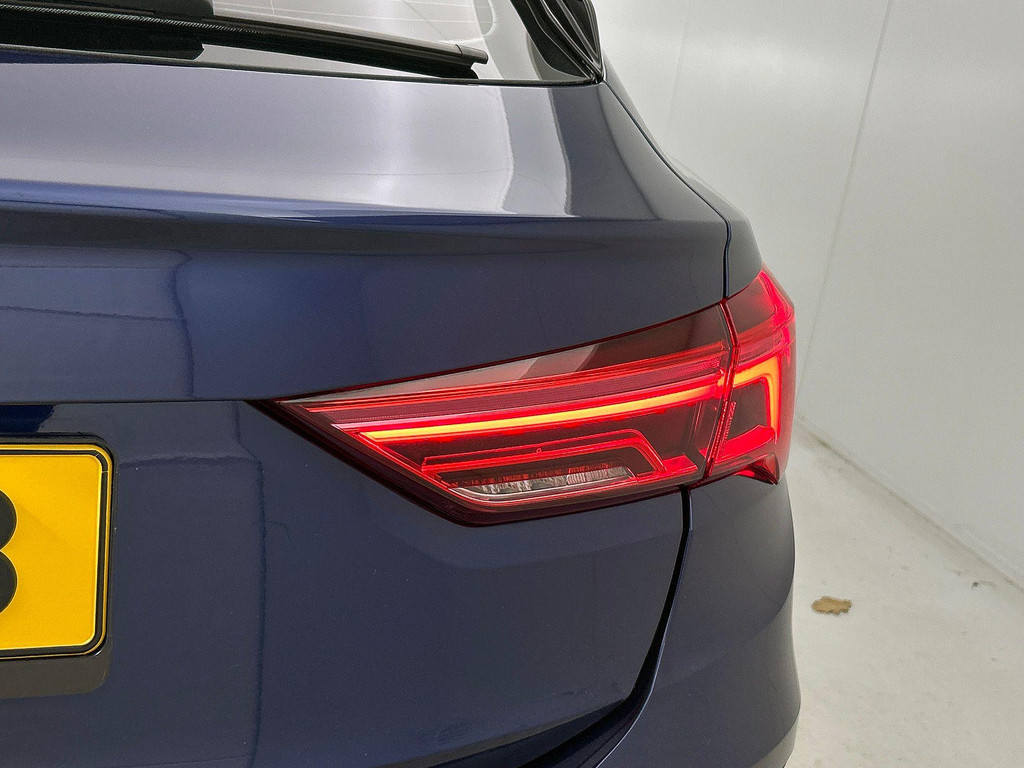 Audi Q3 Sportback (KHD12B) met abonnement