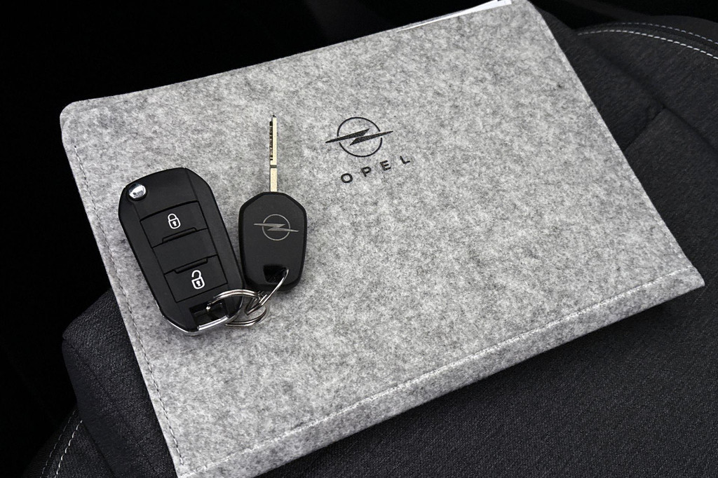 Opel Frontera (HZN87N) met abonnement