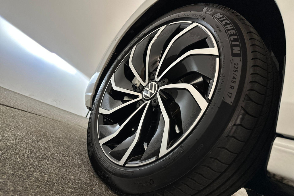 Volkswagen Golf (KGV49F) met abonnement