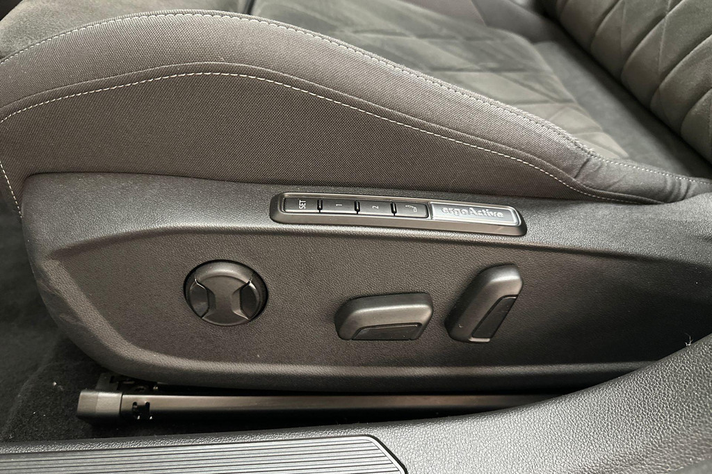 Volkswagen Golf (KGV49F) met abonnement