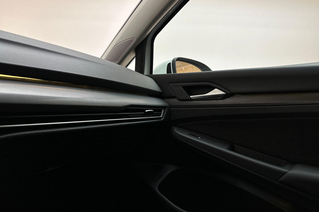 Volkswagen Golf (KGV49F) met abonnement