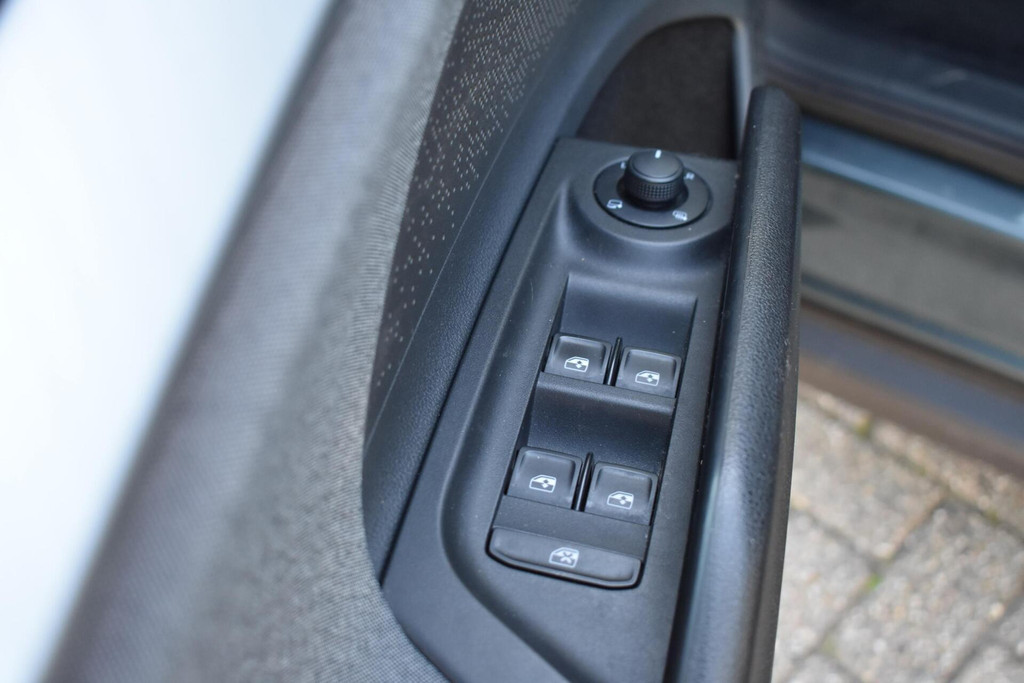 ŠKODA ENYAQ iV (L971FH) met abonnement