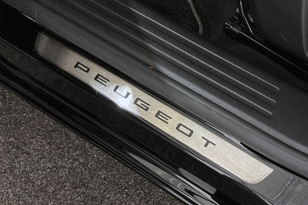 Peugeot 2008 (HTP89S) met abonnement