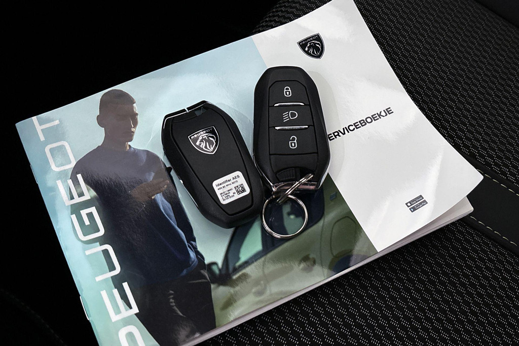 Peugeot 2008 (HTP89S) met abonnement