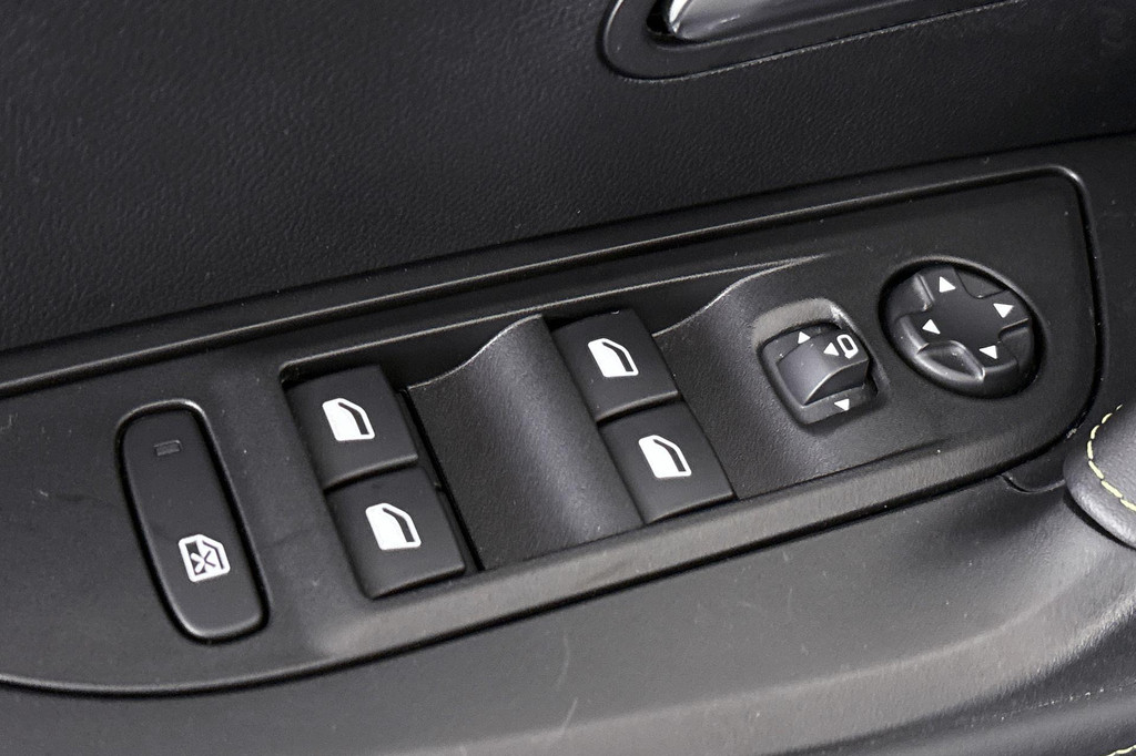 Peugeot 2008 (HTP89S) met abonnement