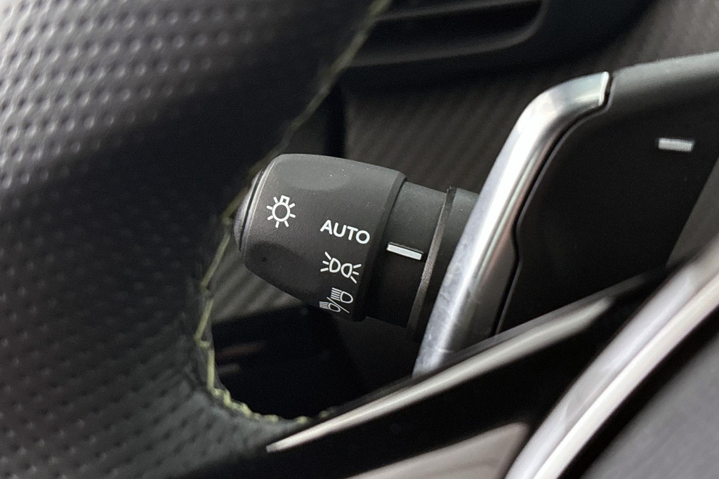 Peugeot 2008 (HTP89S) met abonnement