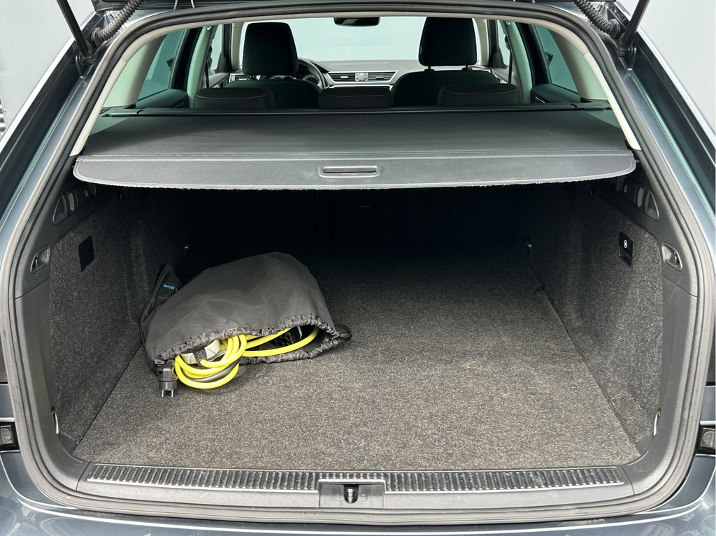 ŠKODA Superb (JZX96S) met abonnement