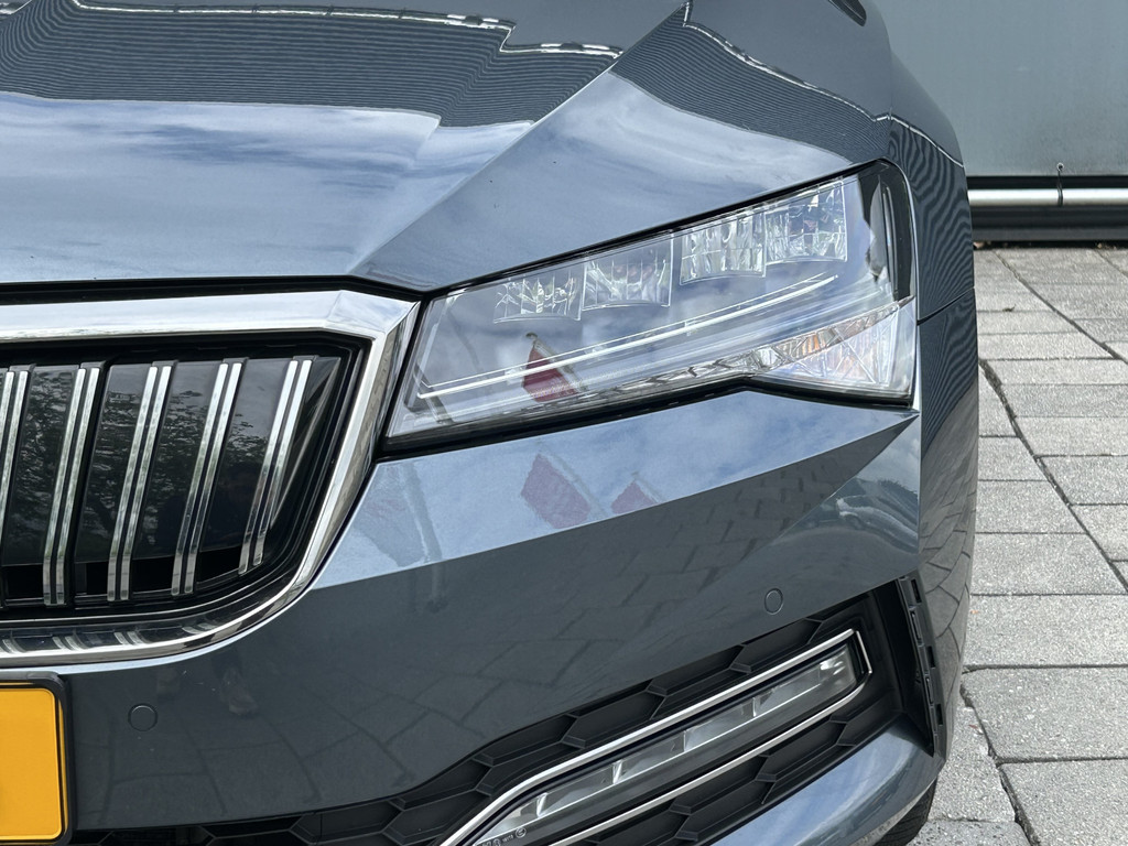 ŠKODA Superb (JZX96S) met abonnement