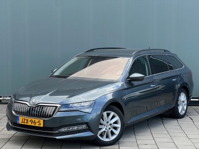 ŠKODA Superb (JZX96S) met auto abonnement