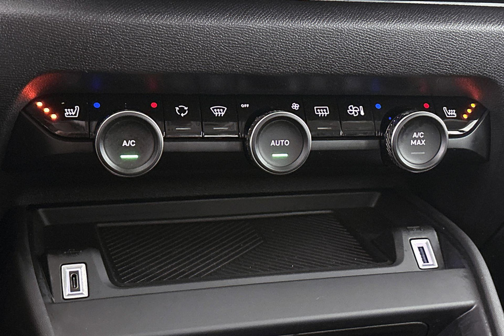 Citroën Ë-C4 (KFN97G) met abonnement