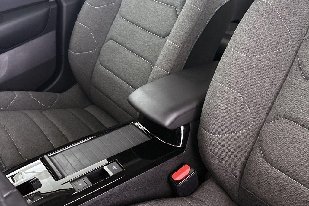 Citroën Ë-C4 (KFN97G) met abonnement