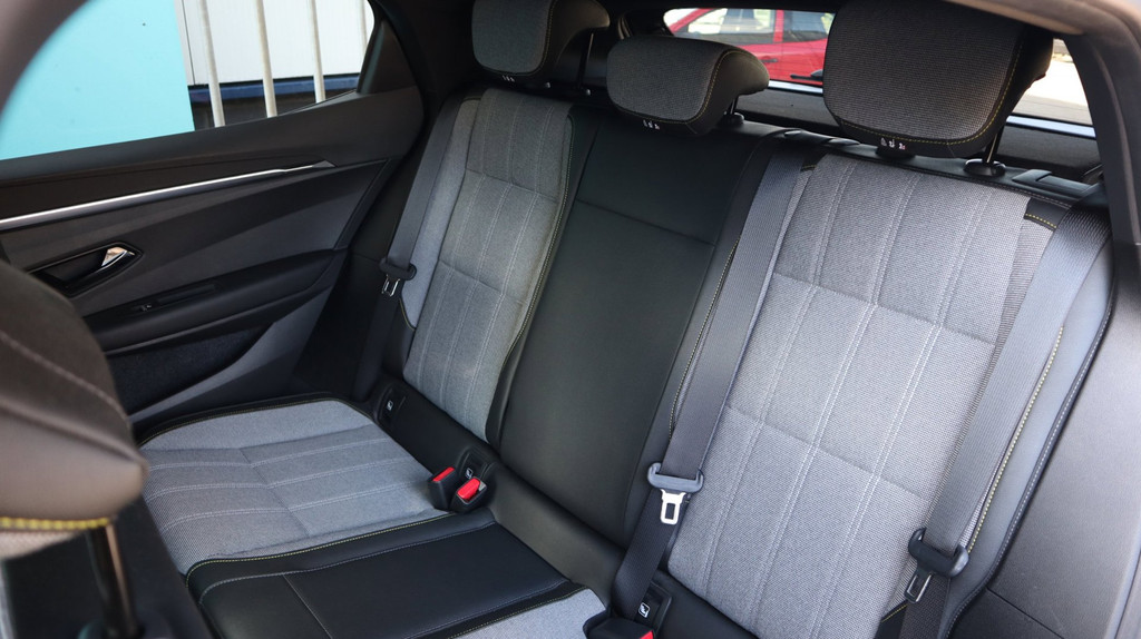 Renault Mégane (T064VH) met abonnement