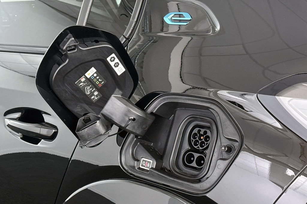 Peugeot e-208 (L306GJ) met abonnement
