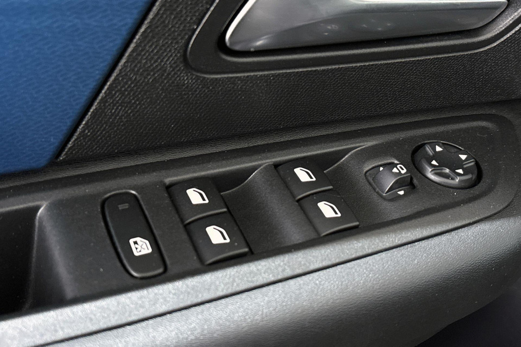 Citroën Ë-C4 (P184SG) met abonnement