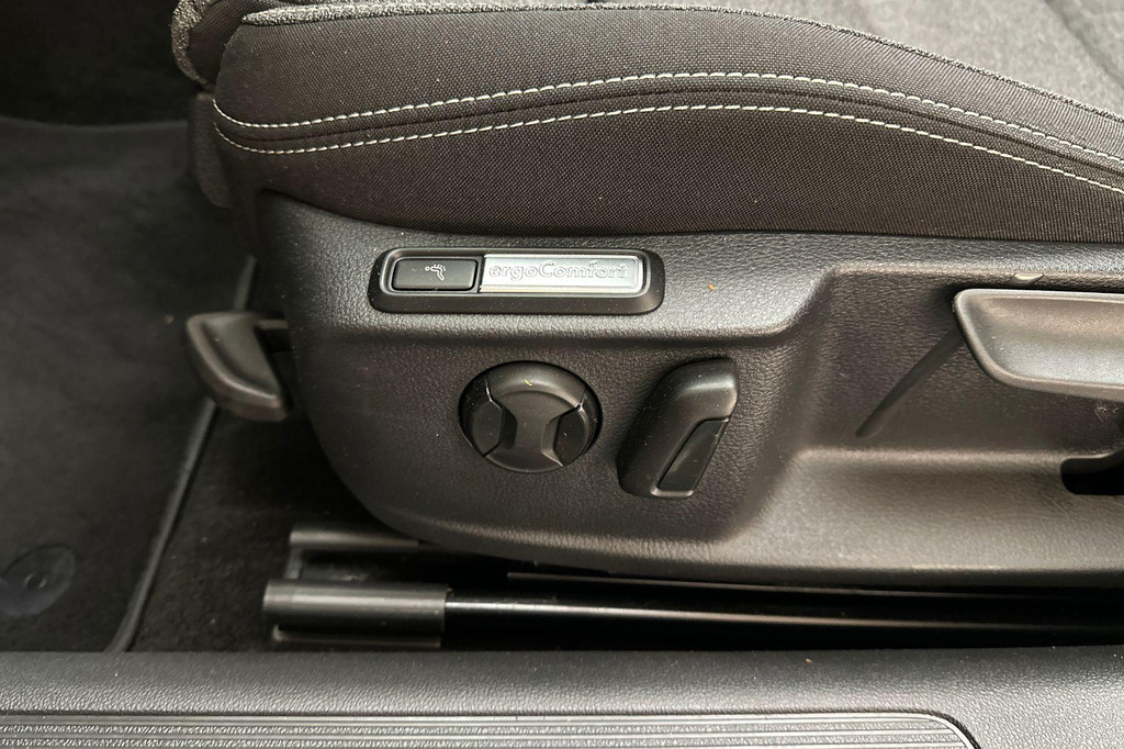Volkswagen Passat (KGP25X) met abonnement