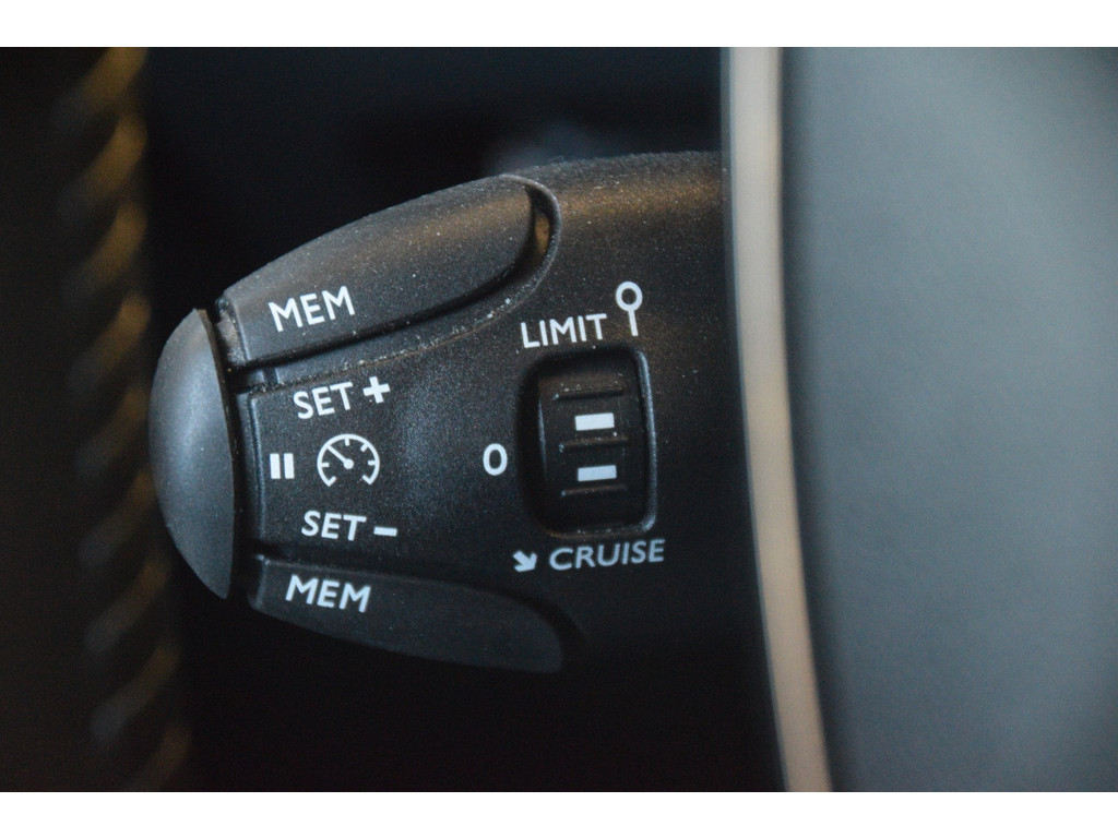 Peugeot 208 (SHORTLEASE-208) met abonnement