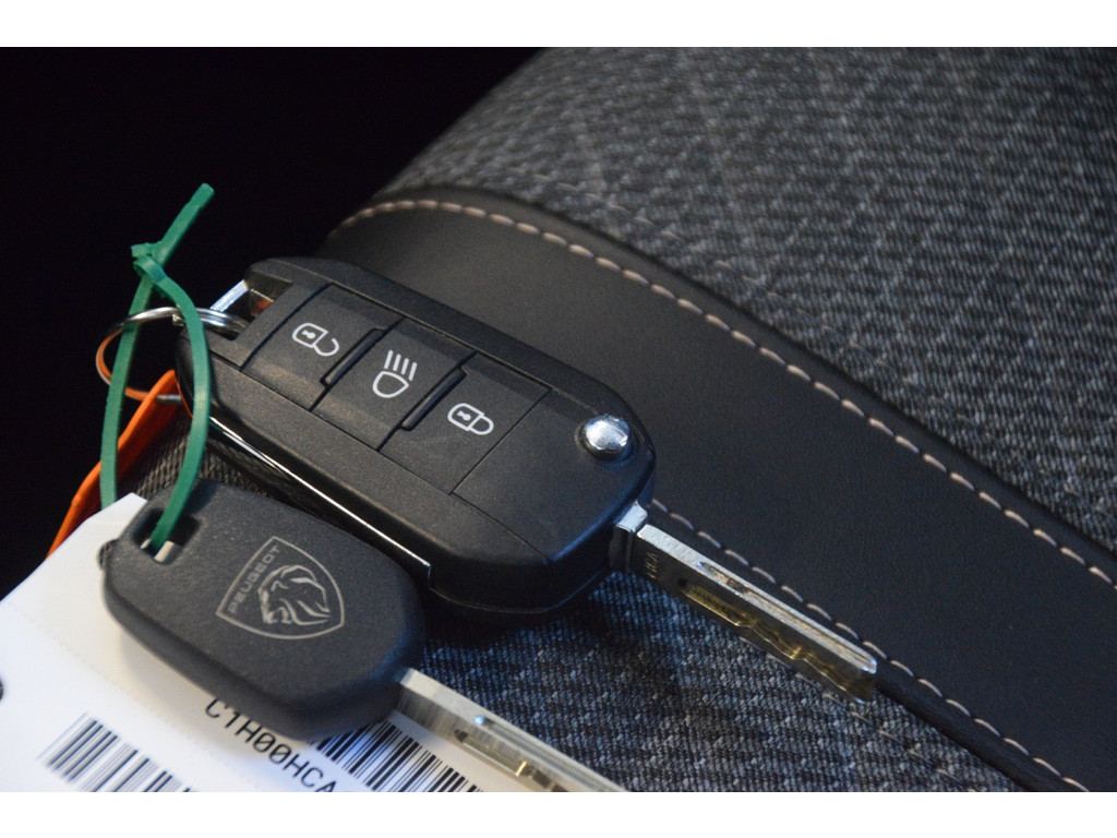 Peugeot 208 (SHORTLEASE-208) met abonnement