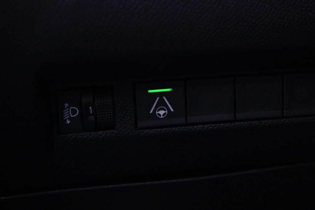 Peugeot e-2008 (HLR89Z) met abonnement