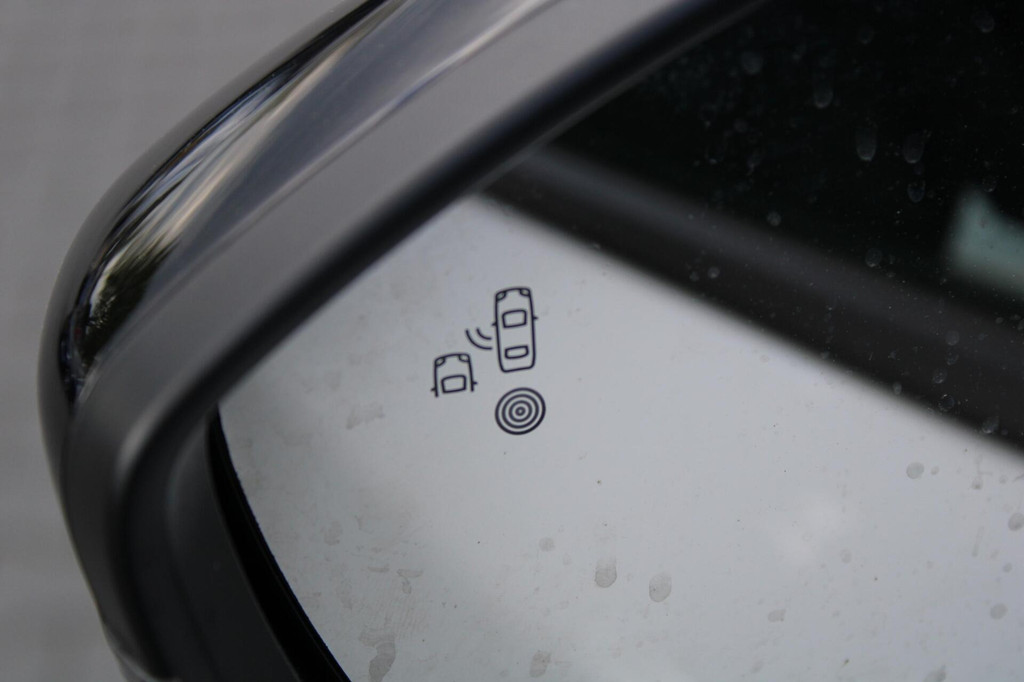 Peugeot e-2008 (HLR90Z) met abonnement