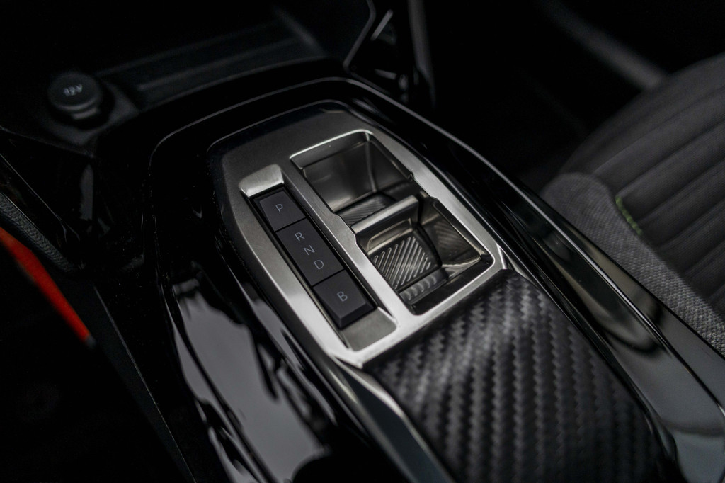 Peugeot e-2008 (X039RP) met abonnement